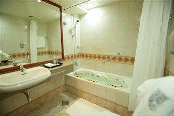 Belvedere Court Deluxe Hotel Apartments دبي المظهر الخارجي الصورة